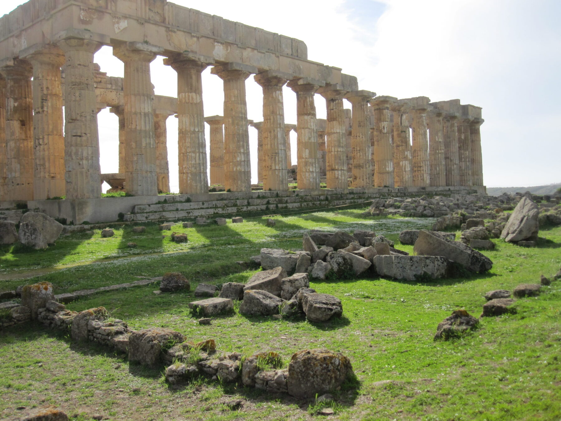 シチリア観光　大自然の中の古代遺跡をめぐる旅！セリヌンテ